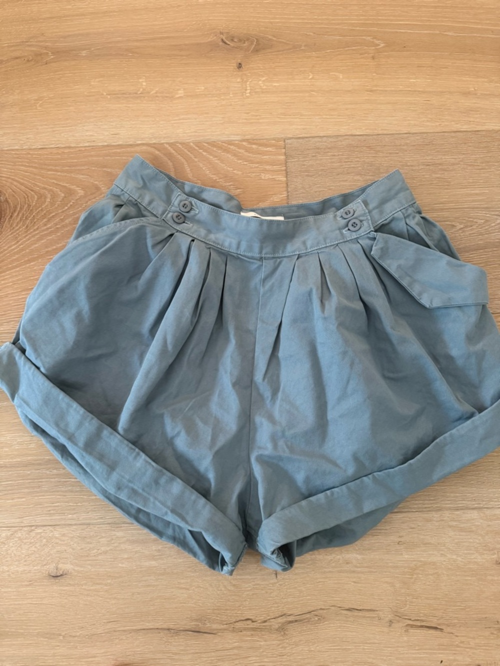 Doen Dusty Blue High-Waist Pleated Bermudas